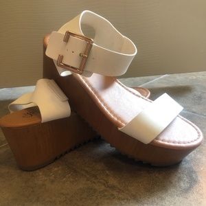 Women’s sandals